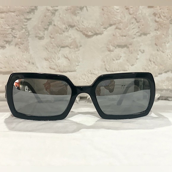 CHANEL CC logo black & silver polarized mirror glamour sunglasses - Picture 1 of 4